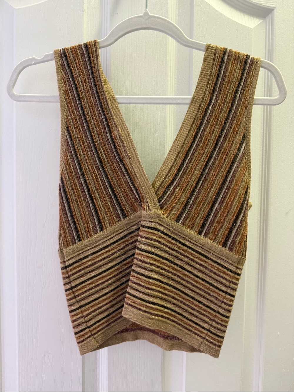 Aggel Knitwear Metallic Ribbed V-Neck Crop Sweater Vest Top - Picture 2 of 6